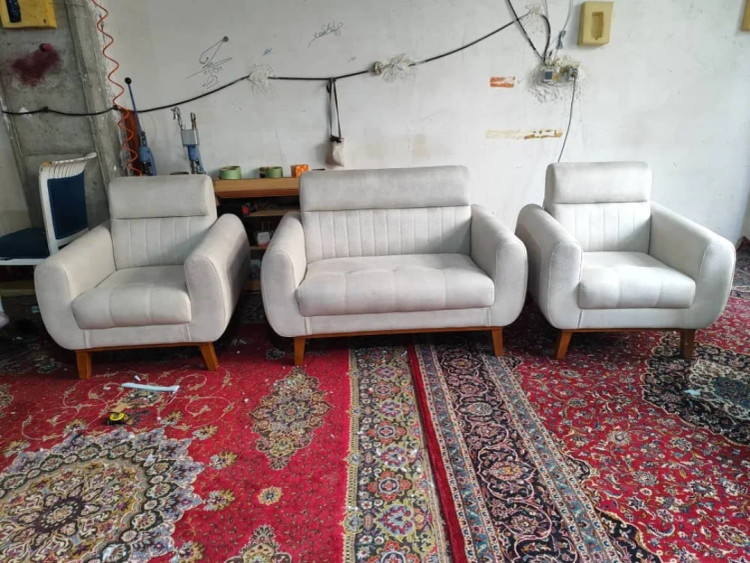 مبل راحتی کم جا ست 7 نفره با روکش پارچه و دارای 4 عدد کوسن