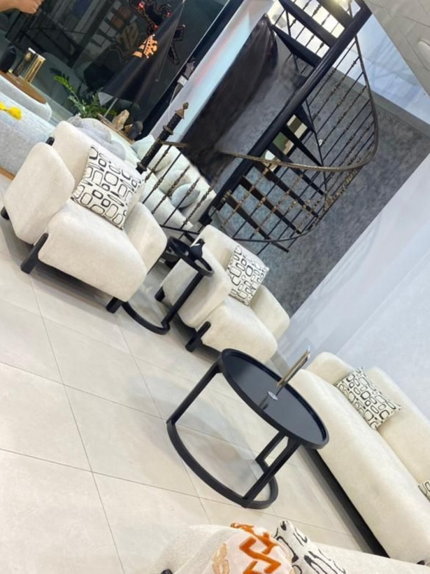 مبل راحتی ست 8 نفره مدل مکعبی با رو کش پارچه و دارای ۶ عدد کوسن